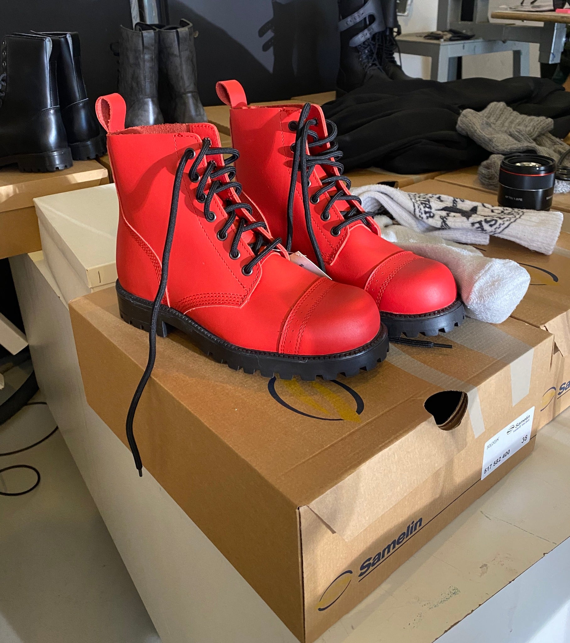 517 aka Aviator Boots - Red