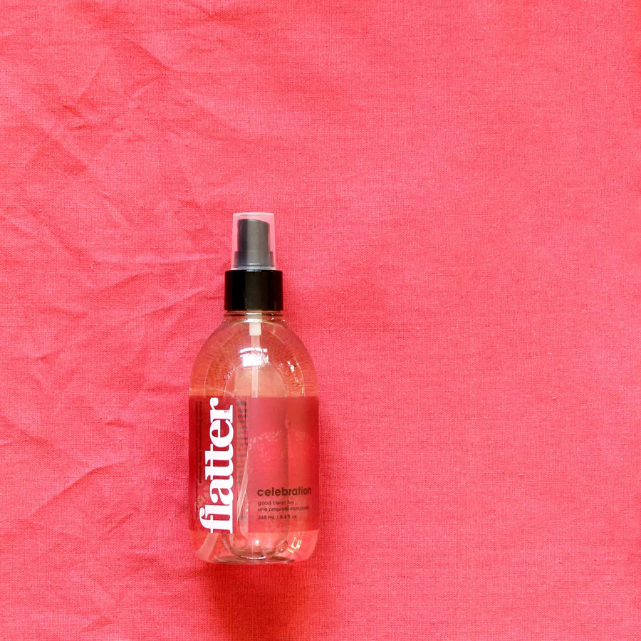 Soak Flatter - Spray lissant parfumé rafraîchissant - 248ml